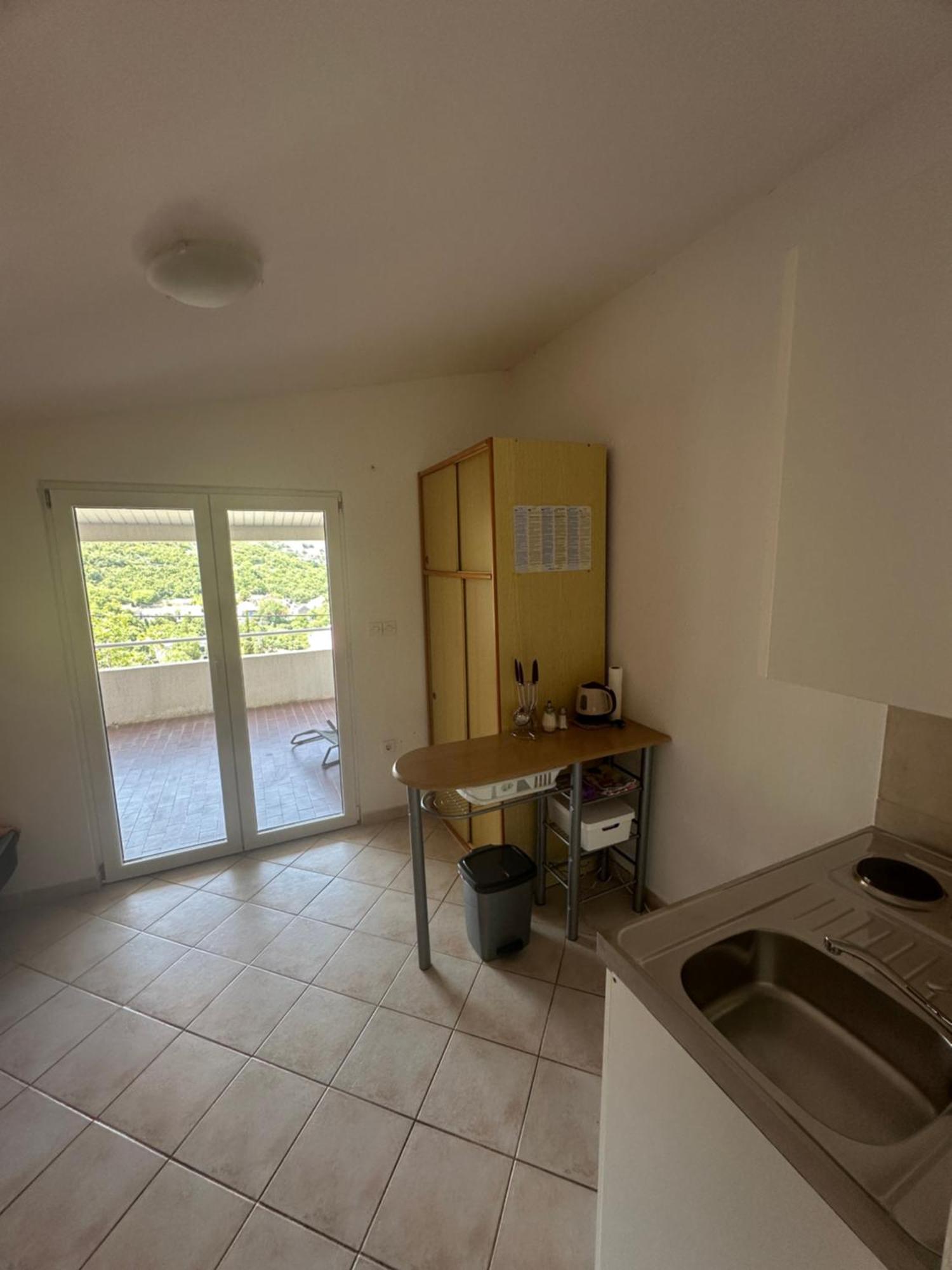 Apartment Lavanda Lukovo